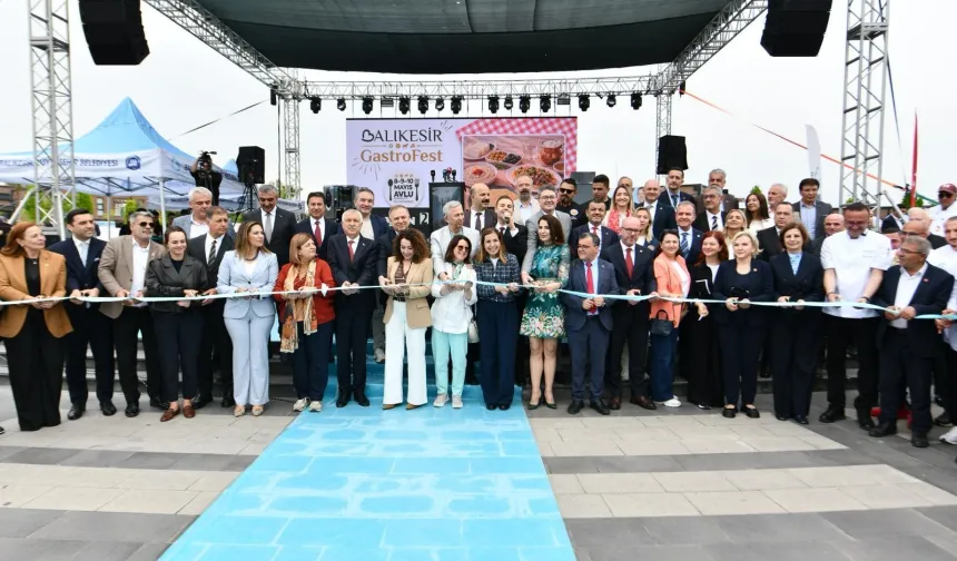 Uluslararası Balıkesir GastroFest'e miting gibi açılış