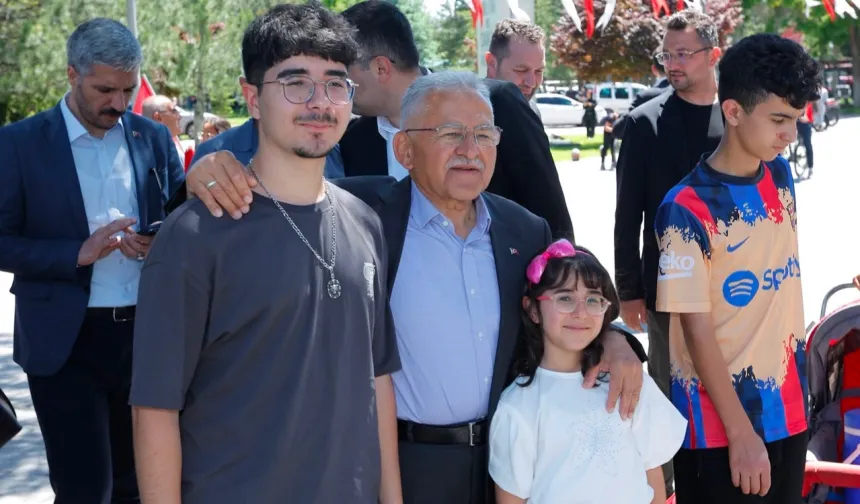 Kayseri Büyükşehir Konservatuvarı'nda mezuniyet sevinci