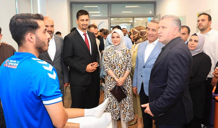 Geleceğe Atılan En Sağlam İmza: Sultangazi Yunus Emre Gençlik ve Spor Merkezi’nde Gençlerle Buluşma