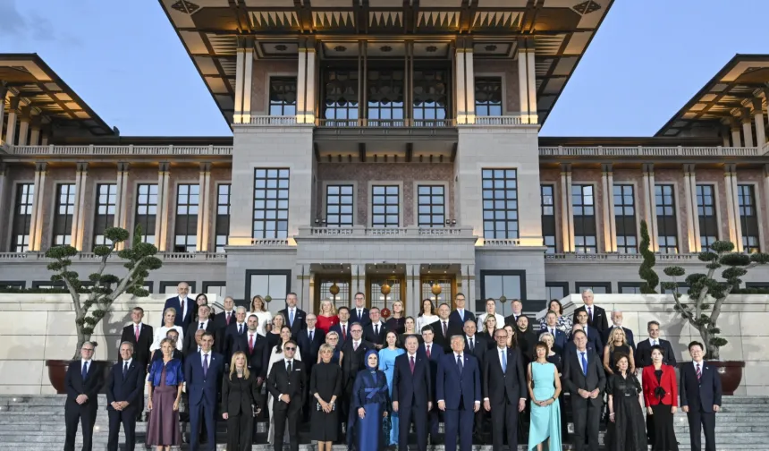 Külliyede NATO yemeği ve hatırası