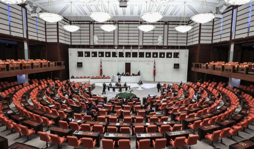 TBMM'deki sandalye dağılımı yeniden şekillendi... YENİ Parti 2. sırada