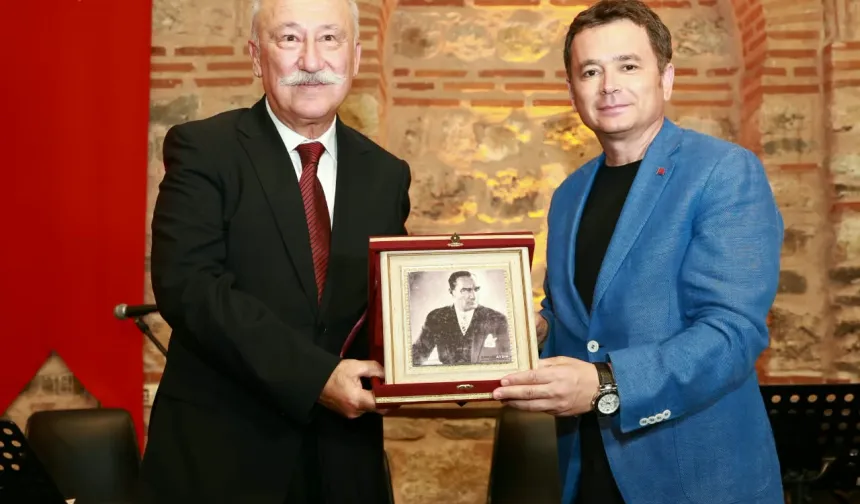 Usta oyuncu Altan Erkekli Osmangazi'de 'Bir Memleket Hikayesi' anlattı