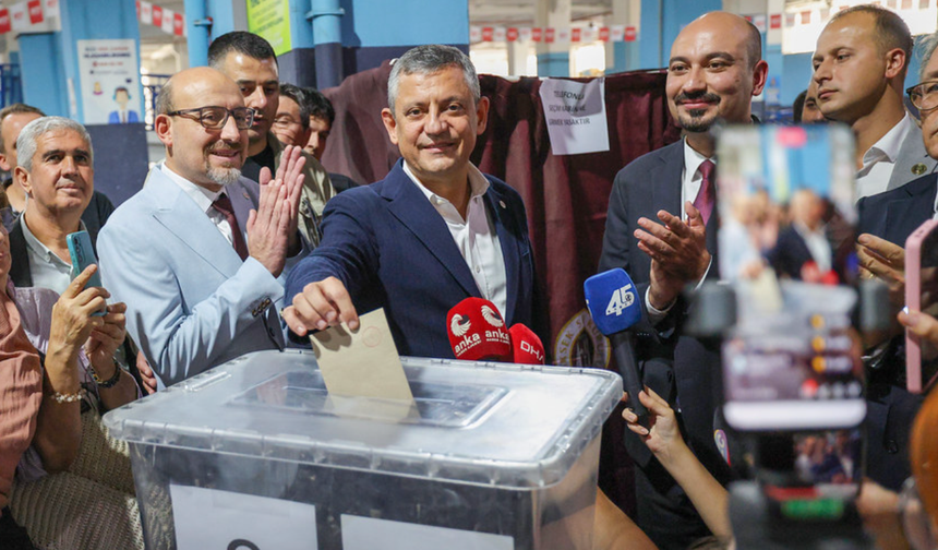 Yeni Parti ilçe kongrelerinde kriz üstüne kriz!