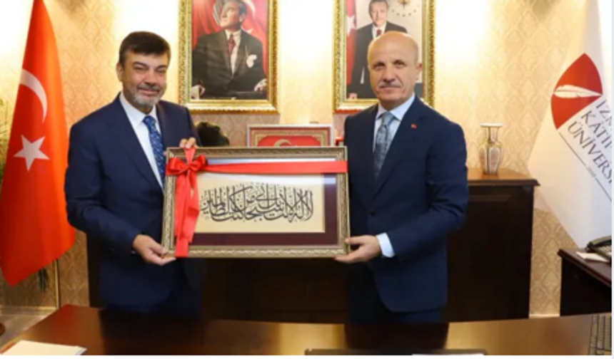 YÖK Başkanı Prof. Dr. Özvar'a Filistinli öğrenciden anlamlı hediye...