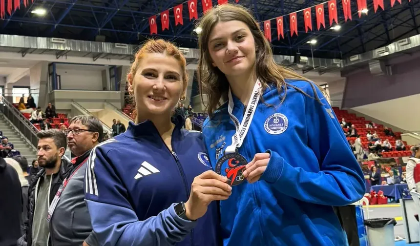 Genç taekwondocu Ceylinnaz Durmaz'dan büyük başarı